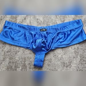 Male cheeky/thong style